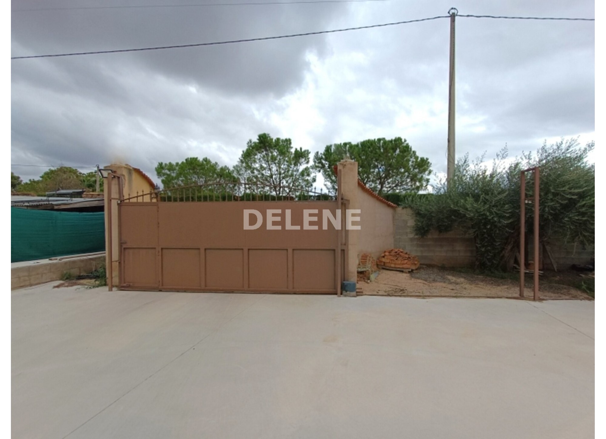 3051 CASA DE CAMPO CON PISCINA, TERRENO Y CUADRAS, ZONA LOMA DEL GALLEGO