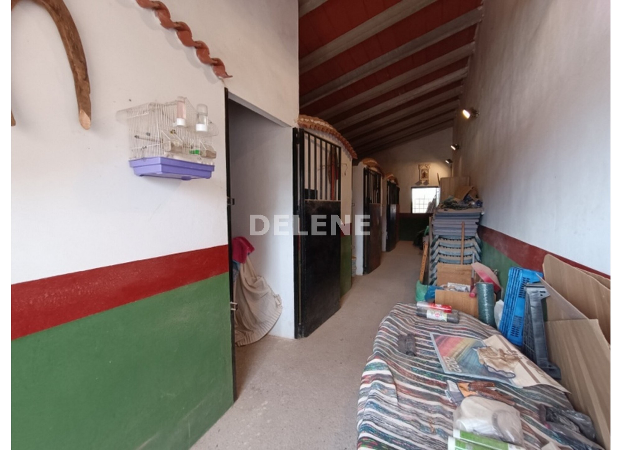 3051 CASA DE CAMPO CON PISCINA, TERRENO Y CUADRAS, ZONA LOMA DEL GALLEGO