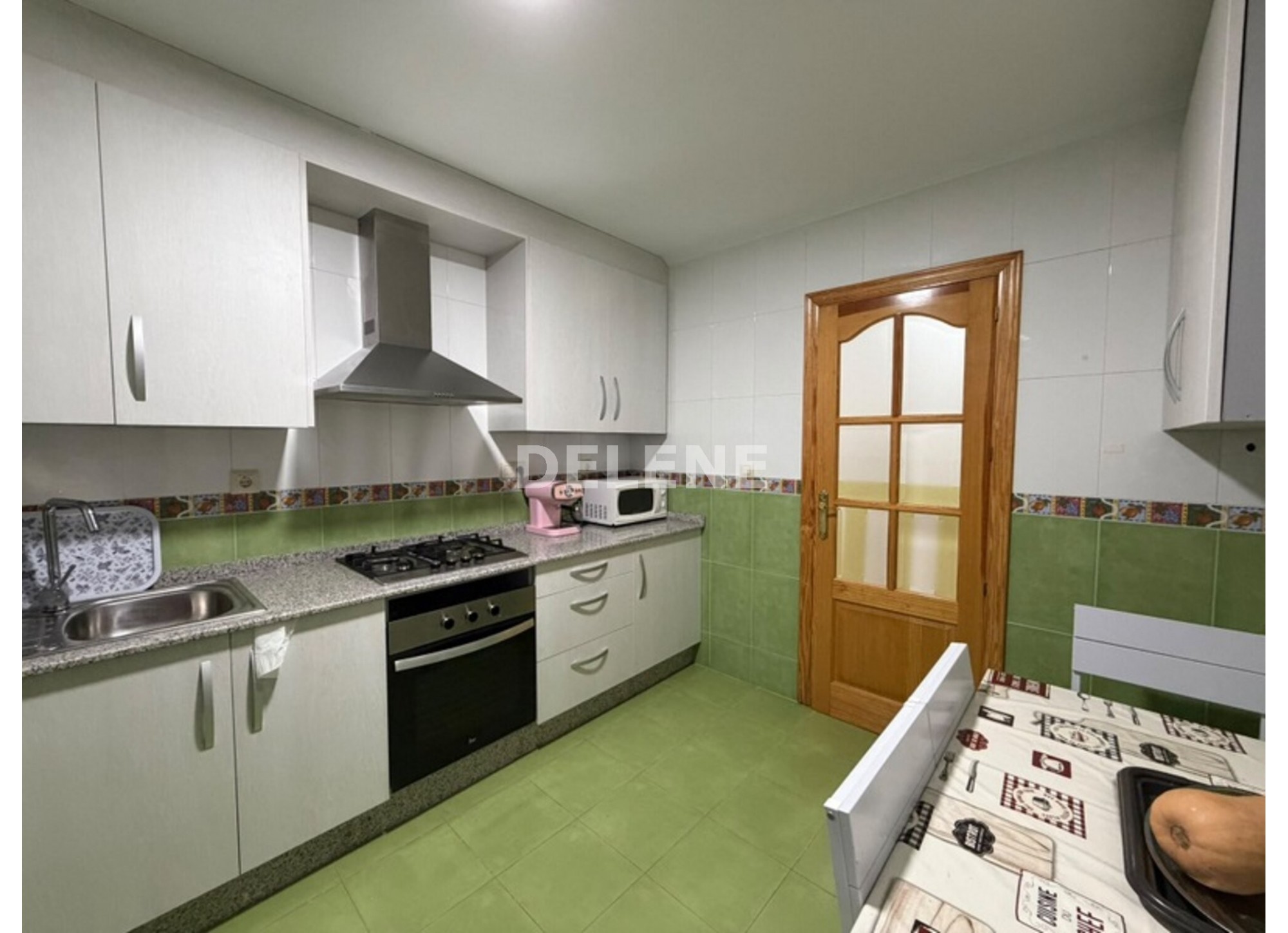3052 PISO EN PLANTA BAJA CON TRES PATIOS, ISSO