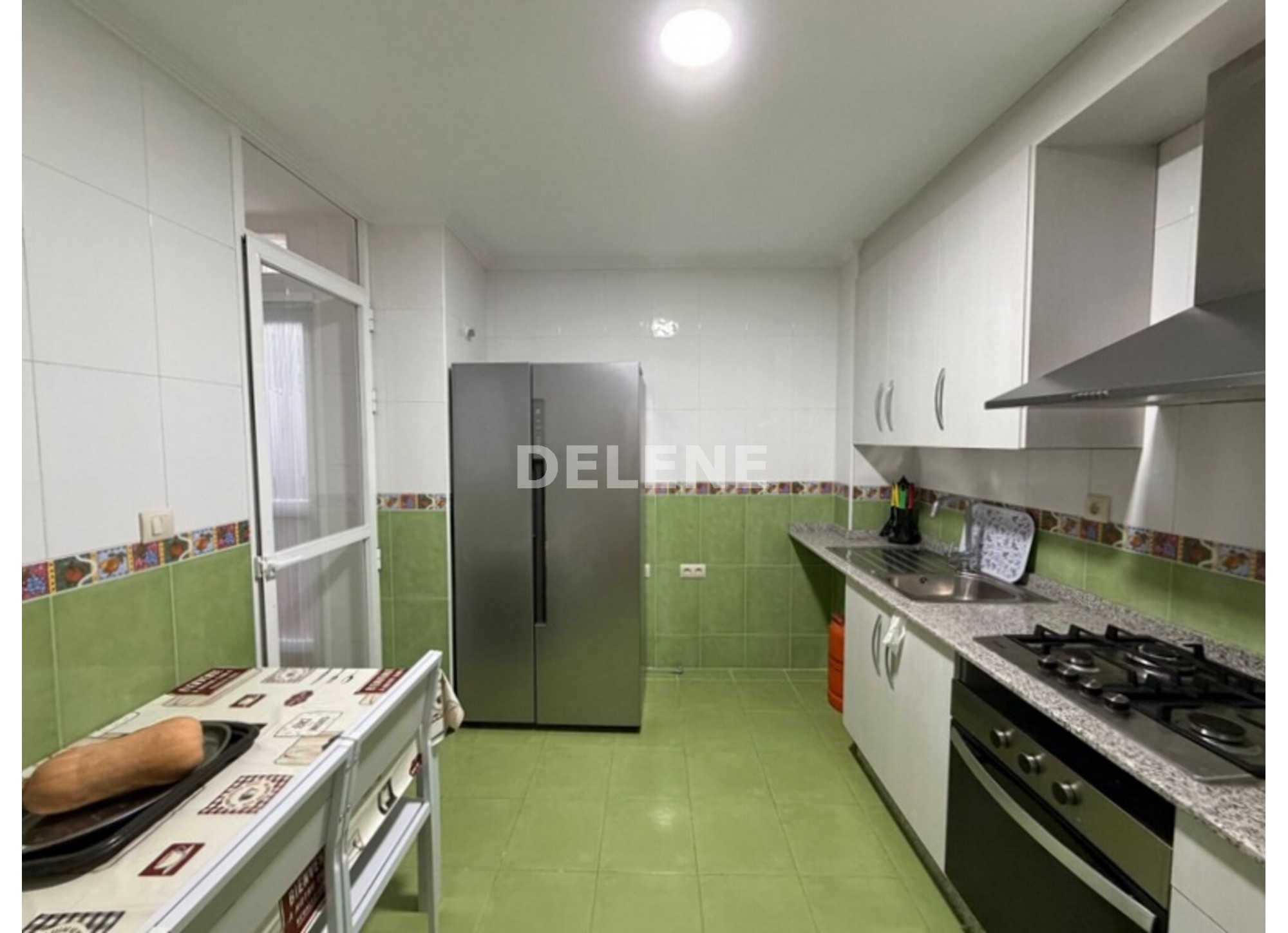 3052 PISO EN PLANTA BAJA CON TRES PATIOS, ISSO