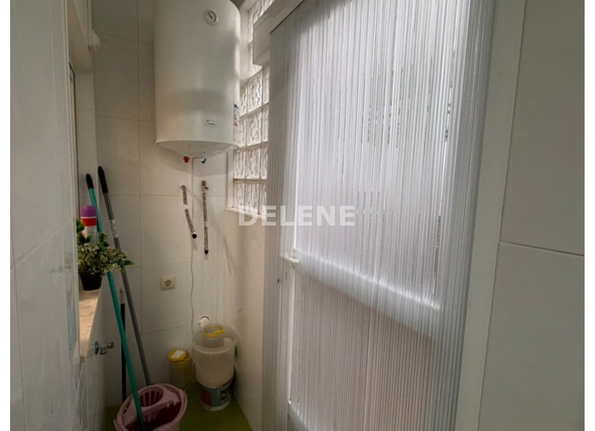 3052 PISO EN PLANTA BAJA CON TRES PATIOS, ISSO