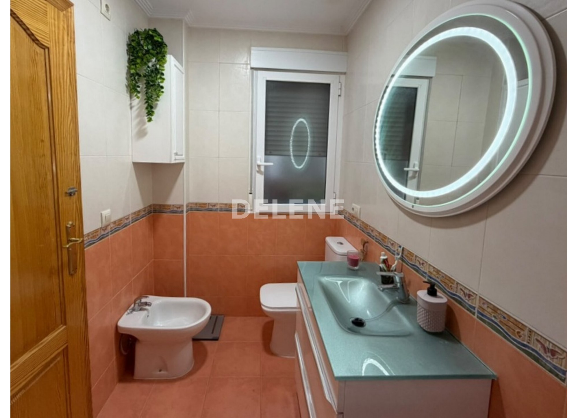 3052 PISO EN PLANTA BAJA CON TRES PATIOS, ISSO