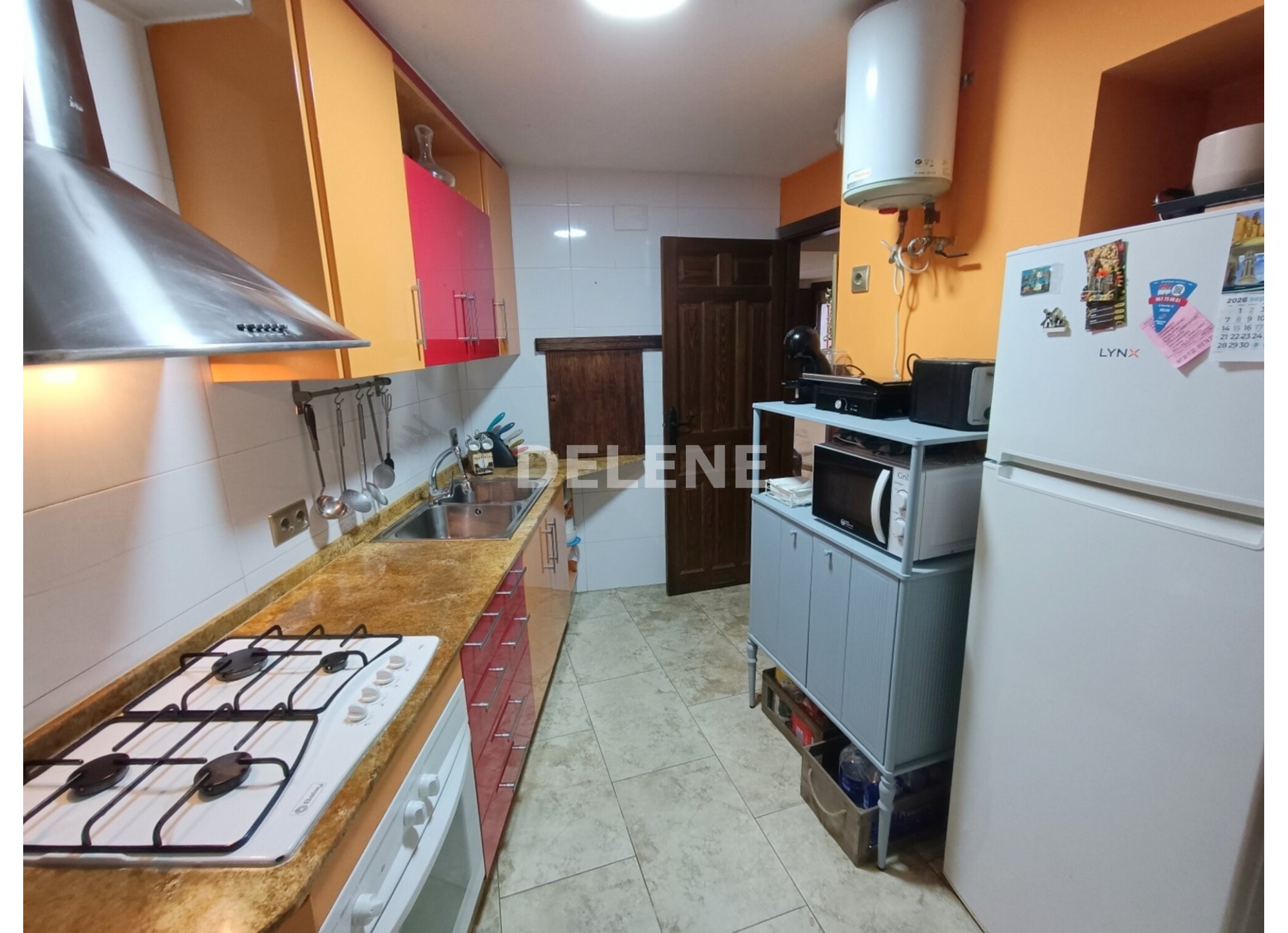 3053 APARTAMENTO, ZONA MERCADO DE ABASTOS